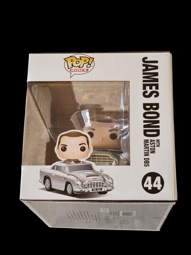 007 - James Bond with Aston Martin DB5 44